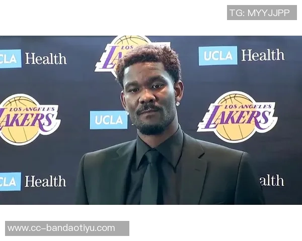 艾顿期待与东詹共同训练表示已做好充分准备静待机会到来 艾顿期待与东詹共同训练表示已做好充分准备静待机会到来