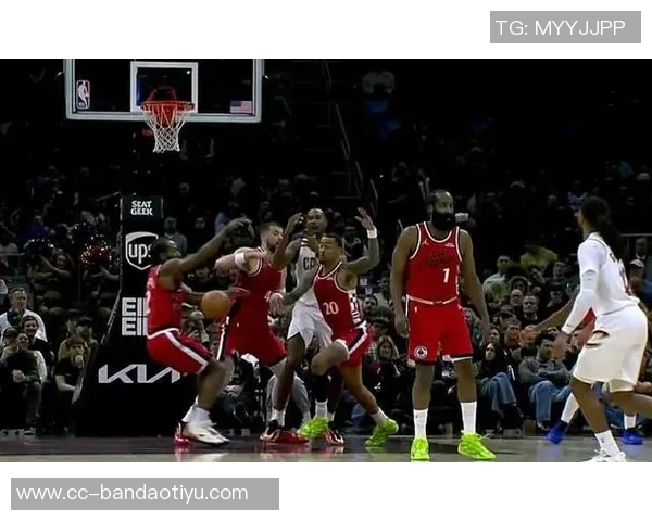 快船半场罚球仅3次哈登与祖巴茨成唯一罚球者引发热议