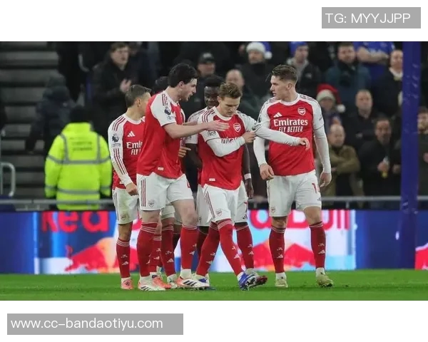 英超激战利物浦小胜热刺阿森纳稳居圣诞冠军皇马喜迎三连胜盛况