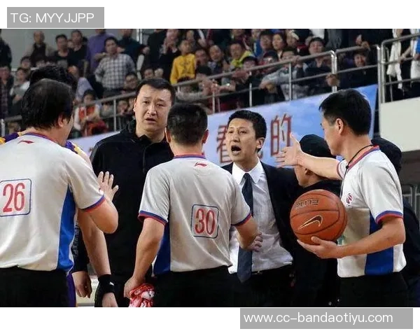 戈贝尔半场压哨补篮改判干扰球无效引发热议挑战成功背后故事揭秘